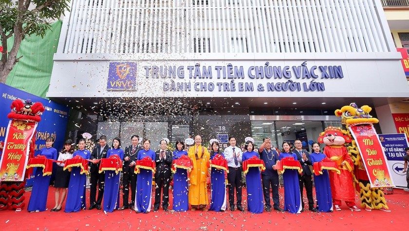 Với diện tích lên đến 1.000m2, gồm 20 phòng khám và tiêm, VNVC Thái Nguyên có khả năng phục vụ hàng ngàn lượt khách mỗi ngày, là trung tâm tiêm chủng cao cấp 5 sao đầu tiên tại địa phương