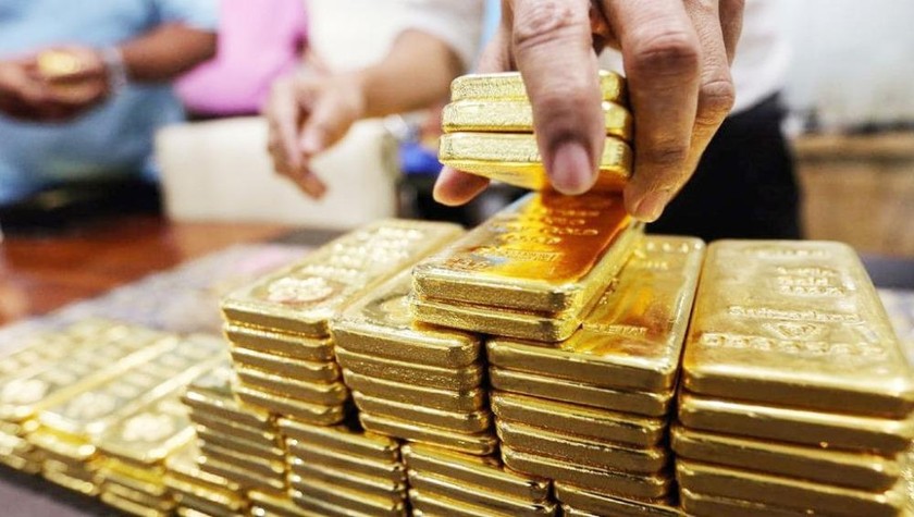 Khởi động phiên giao dịch tuần mới, giá vàng trong nước đi ngang, hiện đang được niêm yết ở mức gần 49 triệu đồng/lượng.