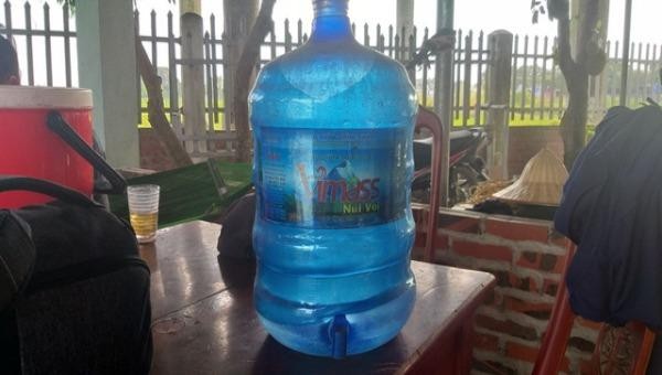 Chi cục vệ sinh an toàn thực phẩm Hải Phòng thu hồi toàn bộ nước đóng chai nhãn hiệu Vimass Núi Voi.