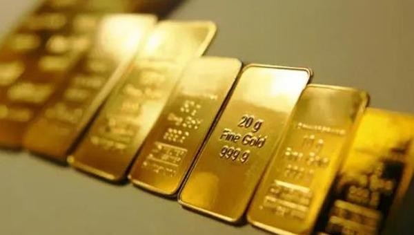 Vàng trong nước đang tiến sát mốc 51 triệu đồng/lượng.