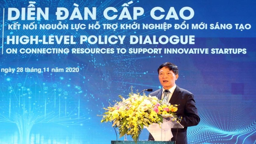 Thứ trưởng Bộ KH&CN Trần Văn Tùng phát biểu tại Diễn đàn cấp cao kết nối nguồn lực hỗ trợ khởi nghiệp đổi mới sáng tạo”, diễn ra vào sáng nay 28/11, tại Hà Nội.