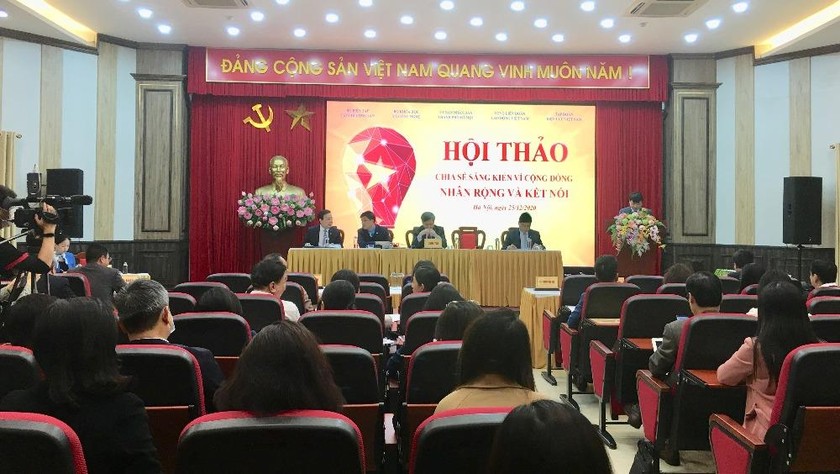 Toàn cảnh hội thảo "Sáng kiến vì cộng đồng - Nhân rộng và kết nối" diễn ra vào ngày 25/12, tại Hà Nội.