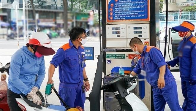 Giá xăng dầu tiếp tục tăng từ 15h chiều nay (10/2).