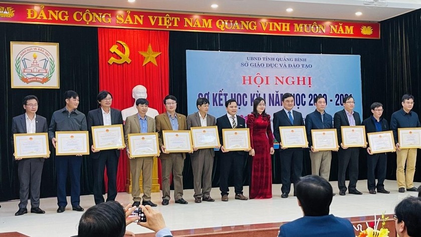 Trường THPT Minh Hóa là 1 trong 10 trường đạt danh hiệu Tập thể lao động xuất sắc năm học 2019-2020.