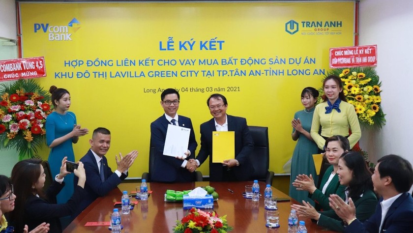 Lễ ký kết hợp đồng hợp tác tài trợ tín dụng giữa PVcomBank và Trần Anh Group.