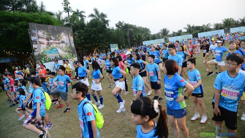 Sáng 21/4, khoảng 500 em nhỏ từ 6 đến 13 tuổi đã tham giải marathon tại Ecoprak.