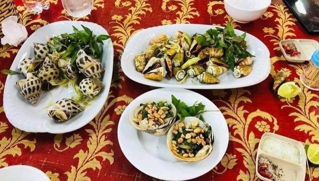 Đĩa ốc hương lớn mà du khách ăn được nhà hàng hải sản ở Nha Trang tính với giá 1,8 triệu đồng/kg.