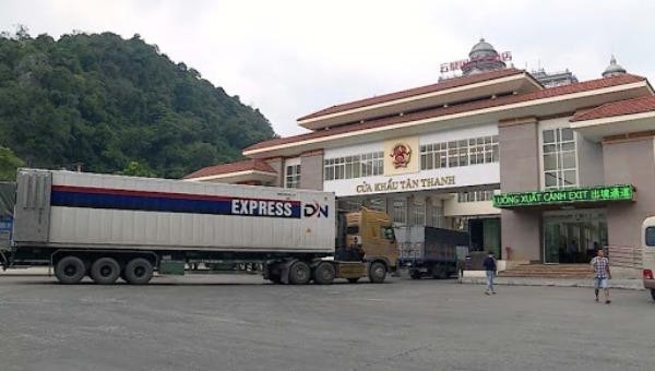 Hải quan Lạng Sơn xây dựng phương án kiểm tra, giám sát chặt cửa khẩu trọng điểm về hàng hóa XNK để ngăn chặn buôn lậu.