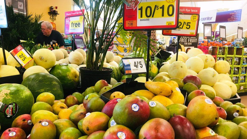 Việt Nam chính thức được cấp phép xuất khẩu 6 loại hoa quả tươi sang Mỹ gồm: xoài, nhãn, vải, thanh long, chôm chôm, và vú sữa.