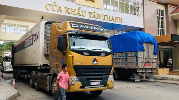 Hàng hoá thông quan qua cửa khẩu Tân Thanh, Lạng Sơn.