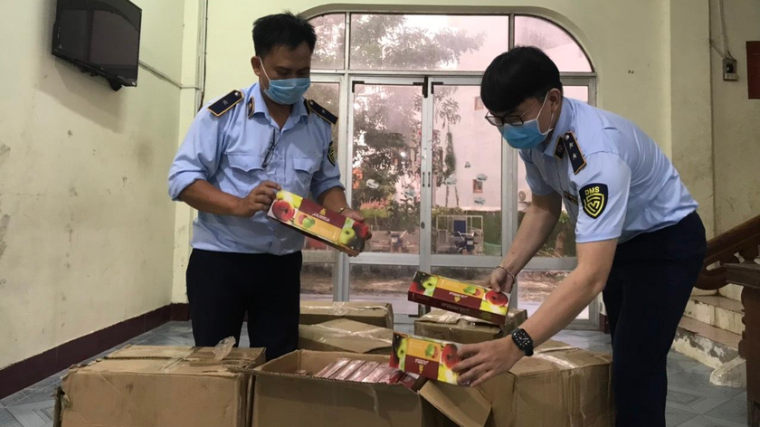 Hơn 3.200 hộp hương liệu Shisha bị lực lượng chức năng tỉnh Phú Yên phát hiện, thu giữ.