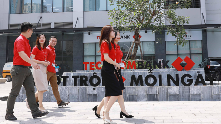 Techcombank là một trong những ngân hàng dẫn dắt xu hướng chuyển đổi liên tục.