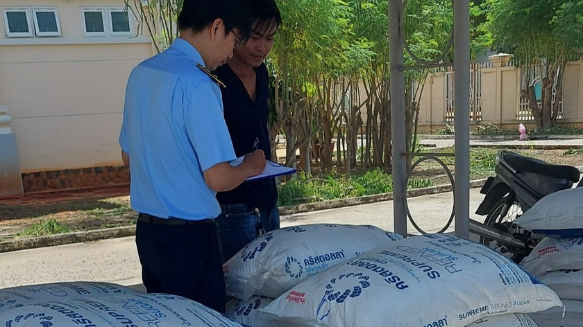 Số đường cát Thái Lan nhập lậu bị lực lượng chức năng thu giữ.