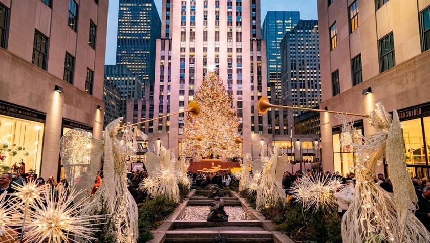  Cây thông tại Trung tâm Rockefeller ở New York (Mỹ). Cây thông Noel này đã trở thành một biểu tượng xuất hiện trong vô số phim truyền hình, cũng như là hình ảnh tượng trưng của tòa bất động sản đắt đỏ này.