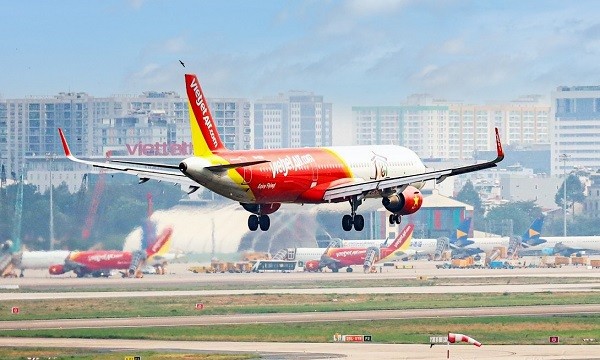 Máy bay Vietjet mang biểu tượng du lịch TP. Hồ Chí Minh đã vừa hạ cánh tại Tân Sơn Nhất.