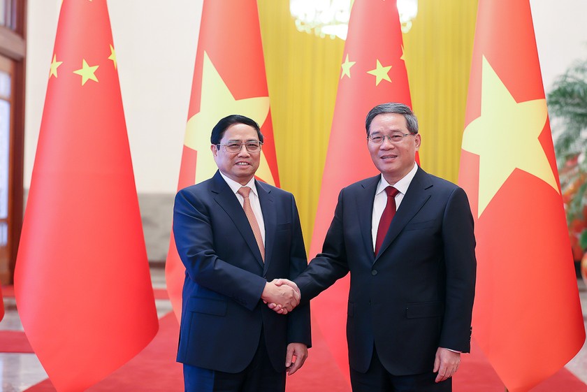 Thủ tướng Phạm Minh Chính và Thủ tướng Trung Quốc Lý Cường. (Ảnh: VGP/Nhật Bắc) 