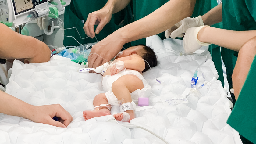Bệnh viện Tâm Anh cứu trẻ 4 ngày tuổi mắc dị tật bẩm sinh hiếm gặp.
