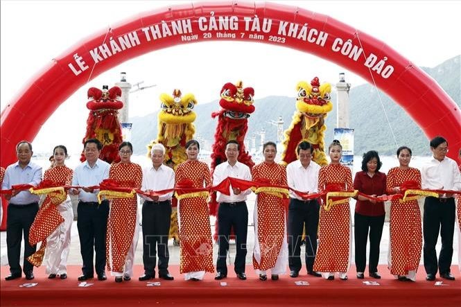 Chủ tịch nước Võ Văn Thưởng dự Lễ khánh thành Cảng tàu khách Côn Đảo. Ảnh TTXVN