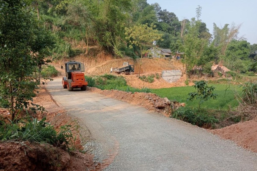 Một dự án đường giao thông nông thôn tại xã Hòa Cư (huyện Cao Lộc) chuẩn bị về đích. (Ảnh: Minh Hữu)