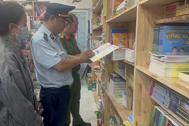 Lực lượng chức năng tỉnh Bình Dương tiến hành kiểm tra đột xuất doanh nghiệp kinh doanh sách và thiết bị giáo dục trên địa bàn tỉnh.