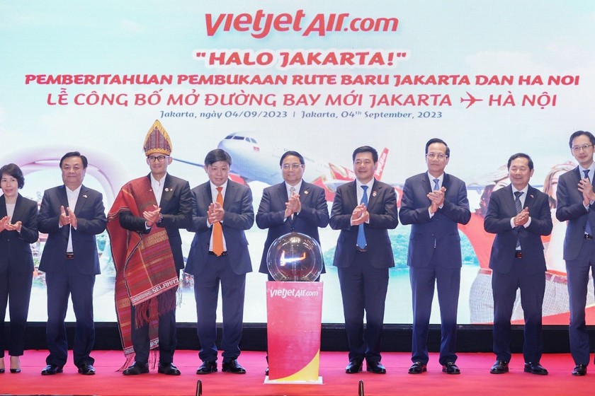 Vietjet vừa công bố đường bay thẳng kết nối thủ đô Hà Nội của Việt Nam với thủ đô Jakarta, Indonesia với sự chứng kiến của Thủ tướng Chính phủ Phạm Minh Chính.