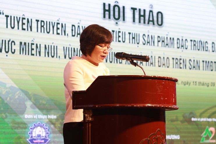 Bà Lê Việt Nga - Phó Vụ trưởng Vụ Thị trường trong nước (Bộ Công Thương) phát biểu tại Hội thảo.