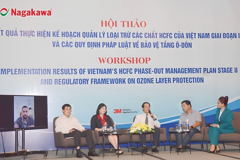 Tổng Giám đốc Tập đoàn Nagakawa (thứ 2 từ trái sang) tham gia Hội thảo "Kết quả thực hiện kế hoạch quản lý loại trừ các chất HCFC của Việt Nam giai đoạn II và các quy định pháp luật về bảo vệ tầng Ô-dôn".