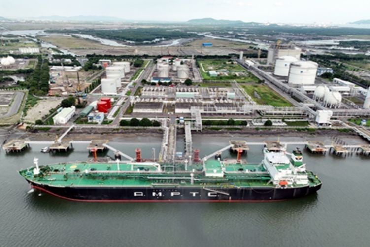 Chuyến tàu nhập khẩu khí LNG đầu tiên đến Việt Nam đã được PV GAS thực hiện thành công trong tháng 7 năm nay. (Ảnh: PV GAS).