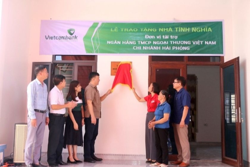 Vietcombank Hải Phòng tặng nhà tình nghĩa cho hộ nghèo ở Thái Bình.