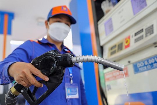 Giá xăng dầu trong nước được dự báo giảm trong kỳ điều hành giá ngày 13/11 tới (Ảnh minh họa).