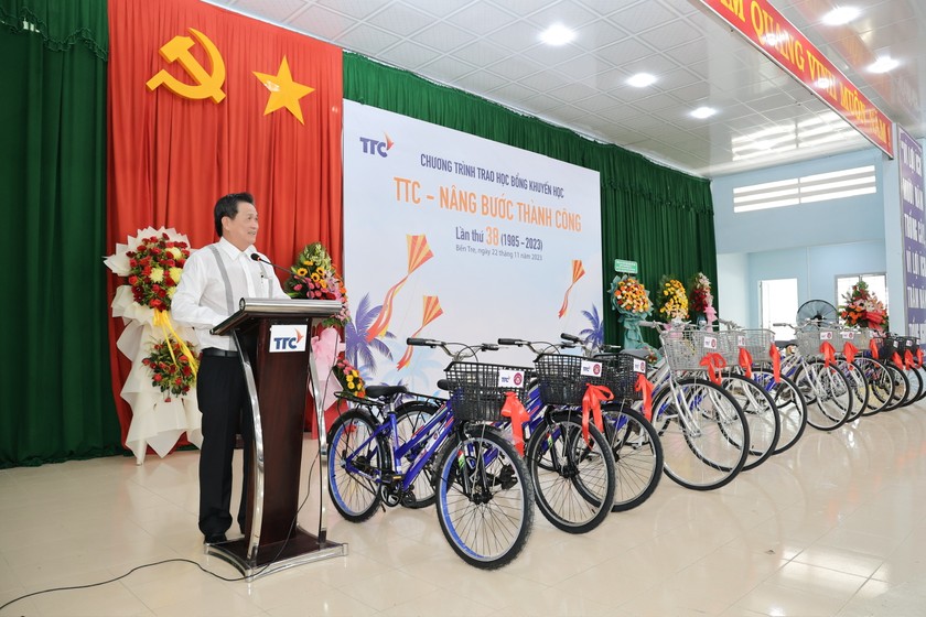 Ông Đặng Văn Thành cho biết Tập đoàn TTC cam kết tiếp tục đồng hành với địa phương.