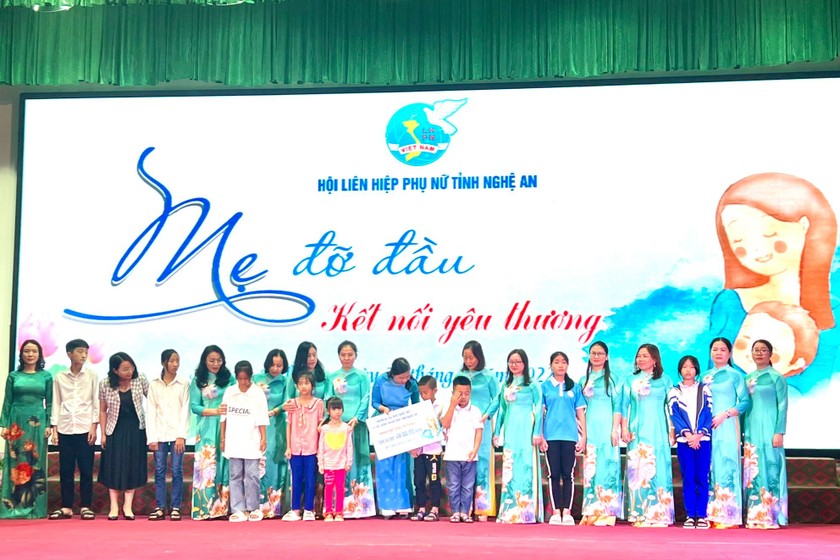 Chương trình Mẹ đỡ đầu tại tỉnh Nghệ An. (Nguồn ảnh: Sở VHTT Nghệ An).