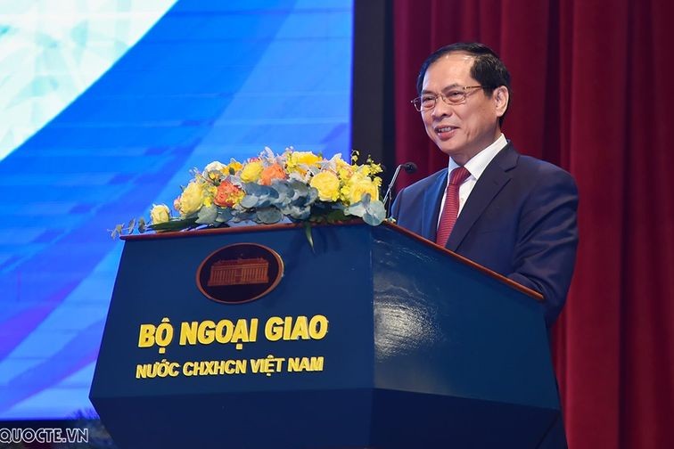 Bộ trưởng Ngoại giao Bùi Thanh Sơn phát biểu bế mạc Hội nghị Ngoại giao 32. (Nguồn ảnh: Baoquocte).