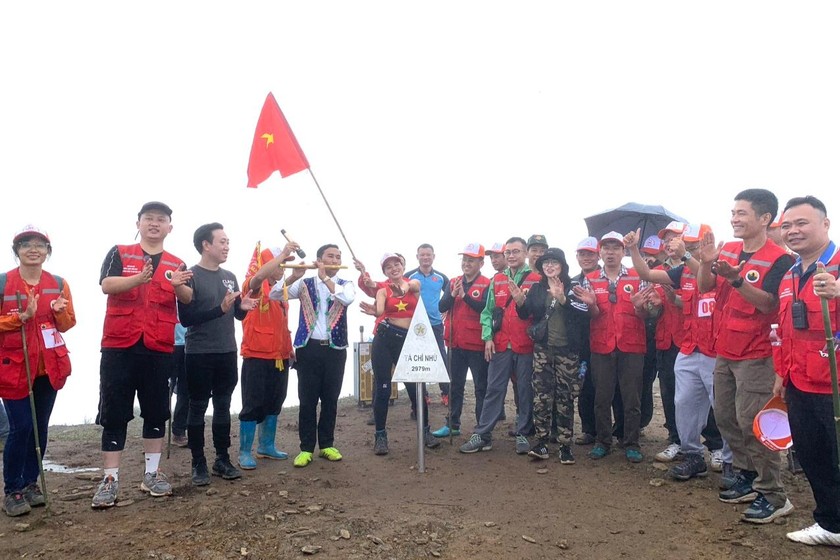 Giải leo núi “Bước chân trên mây” năm 2023 chinh phục đỉnh Tà Chì Nhù. (Ảnh: PV).