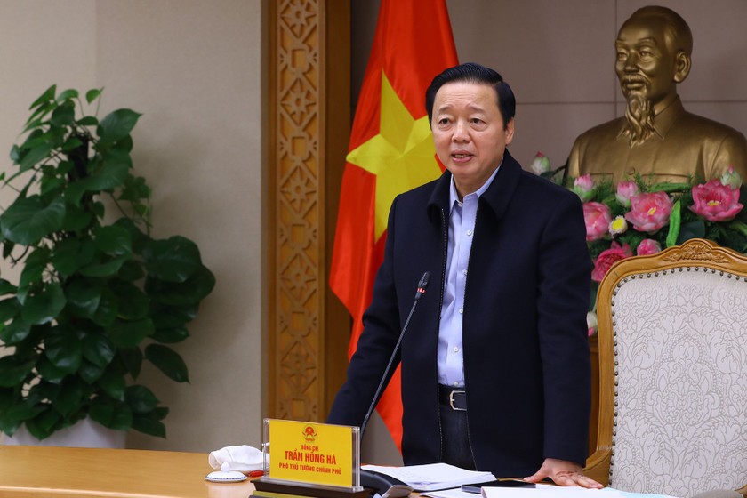 Phó Thủ tướng Trần Hồng Hà yêu cầu: Công tác quản lý an toàn thực phẩm phải được tiếp cận liên ngành, từ sớm, từ xa, trong suốt quá trình sản xuất, kinh doanh, dựa trên nghiên cứu, đánh giá, dự báo độc lập, khoa học. (Ảnh: VGP/MK)