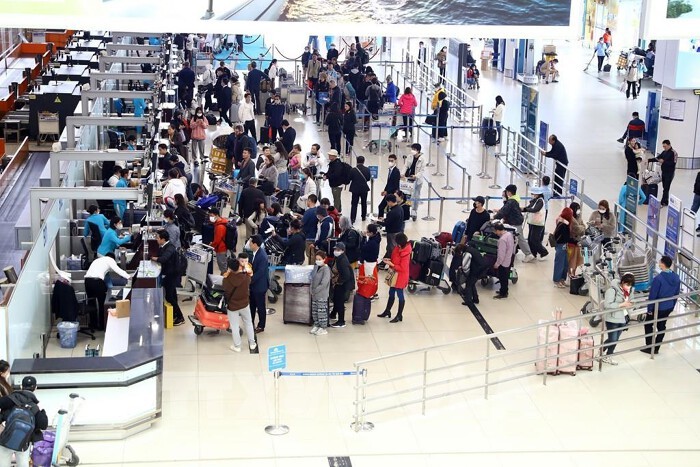 Tết Nguyên đán 2024, sân bay Tân Sơn Nhất có khả năng ùn tắc, Cục HKVN khuyến cáo hành khách cần chủ động nắm bắt thông tin chuyến bay để có kế hoạch di chuyển phù hợp nhất. (Ảnh minh họa).
