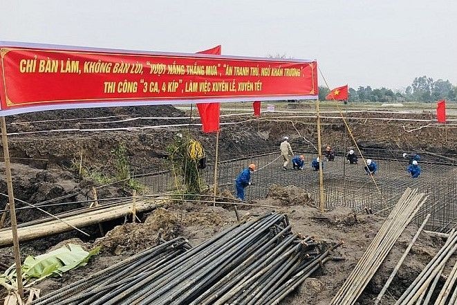 Đường dây 500kV mạch 3 Quảng Trạch - Phố Nối là hy vọng “cứu điện” cho mùa khô 2024 ở miền Bắc. (Ảnh: PV). 