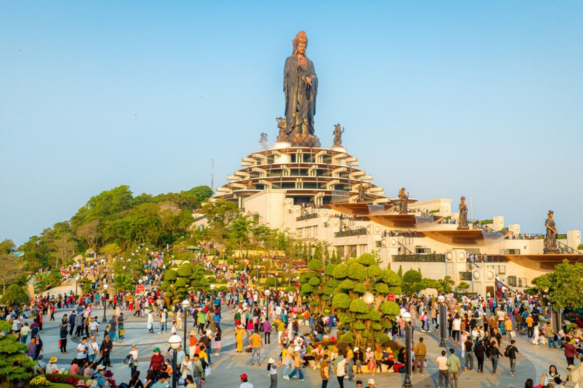 Núi Bà Đen đón 541.000 lượt khách trong 5 ngày Tết. Ảnh: Sun World Ba Den Mountain.