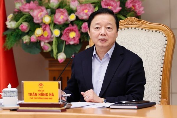Phó Thủ tướng Trần Hồng Hà đánh giá cao tinh thần tích cực, chủ động của Bộ GTVT trong xây dựng quy hoạch, điều chỉnh quy hoạch tổng thể hệ thống cảng biển. (Nguồn ảnh: VGP)