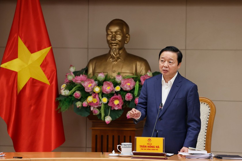 Phó Thủ tướng Trần Hồng Hà nhấn mạnh không bỏ sót các hoạt động kinh tế, xã hội liên quan đến lấn biển - Ảnh: VGP.