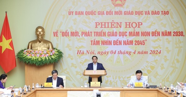 Thủ tướng Phạm Minh Chính chủ trì phiên họp của Ủy ban Quốc gia đổi mới giáo dục và đào tạo về "đổi mới phát triển giáo dục mầm non đến năm 2030, tầm nhìn đến năm 2045" - Ảnh: VGP.