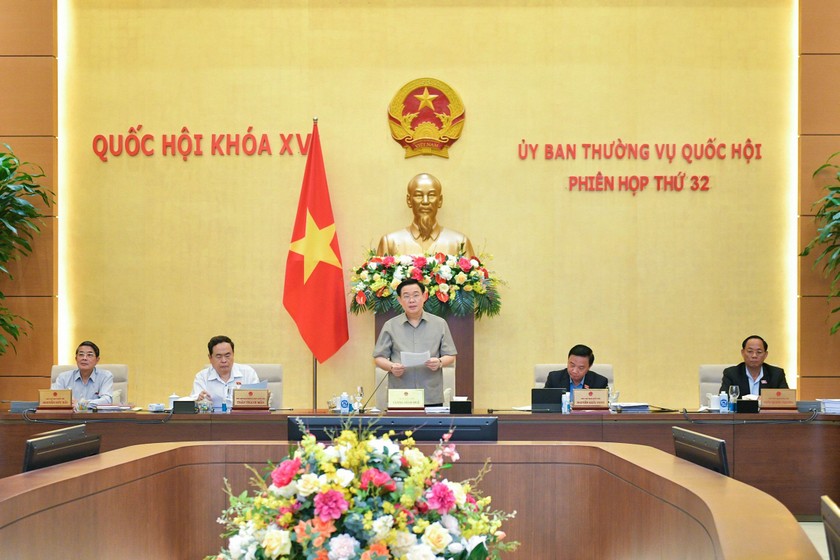 Chủ tịch Quốc hội Vương Đình Huệ phát biểu khai mạc phiên họp. (Ảnh: Quochoi.vn)