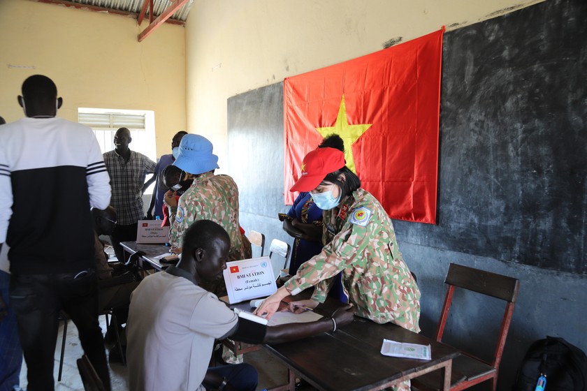 Hoạt động khám bệnh nhân đạo cho người dân ở Abyei.
