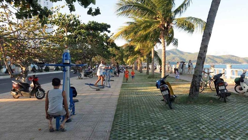 Tạm dừng các hoạt động tập trung đông người trên tuyến công viên bờ biển Nha Trang từ ngày 31/7.
