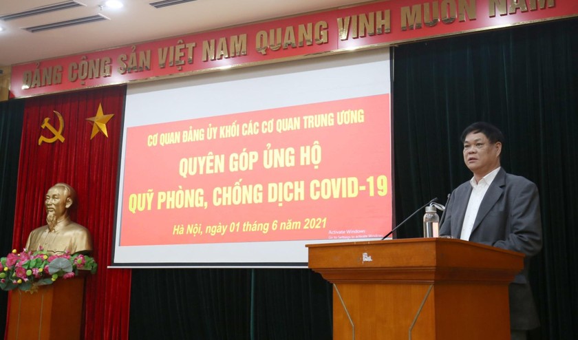 ÔngHuỳnh Tấn Việt phát biểu tại Hội nghị Quyên góp ủng hộ quỹ phòng, chống dịch COVID-19 do Đảng ủy Khối các cơ quan Trung ương tổ chức ngày 1/6/2021.