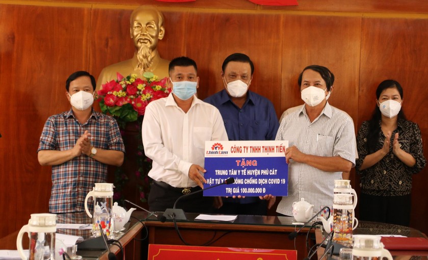 Công ty TNHH Thịnh Tiến hỗ trợ 100 triệu đồng.