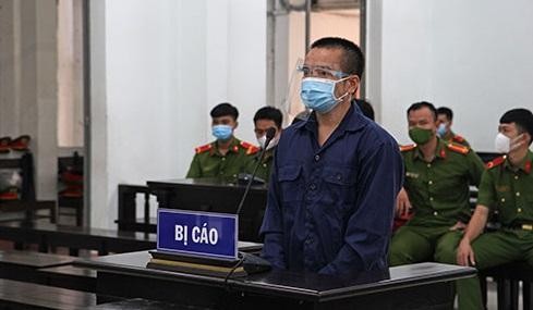 Bị cáo Dêu tại phiên tòa xét xử. Ảnh: Báo Khánh Hòa