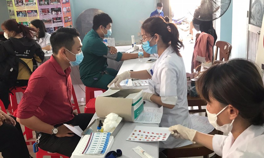 Ngày hội hiến máu ngành ngân hàng Khánh Hòa (ngày 4/12) đã thu được hơn 380 đơn vị máu an toàn. Ảnh minh họa.
