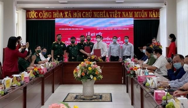 Ninh Thuận và Tập đoàn Công nghiệp - Viễn thông Quân đội ký kết thỏa thuận hợp tác chuyển đổi số. Ảnh: ninhthuan.gov.vn.