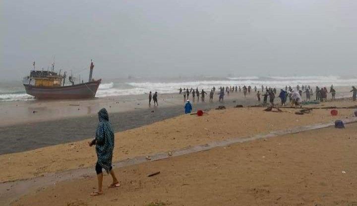 Tàu thuyền ở huyện Tuy An bị thiệt hại nặng